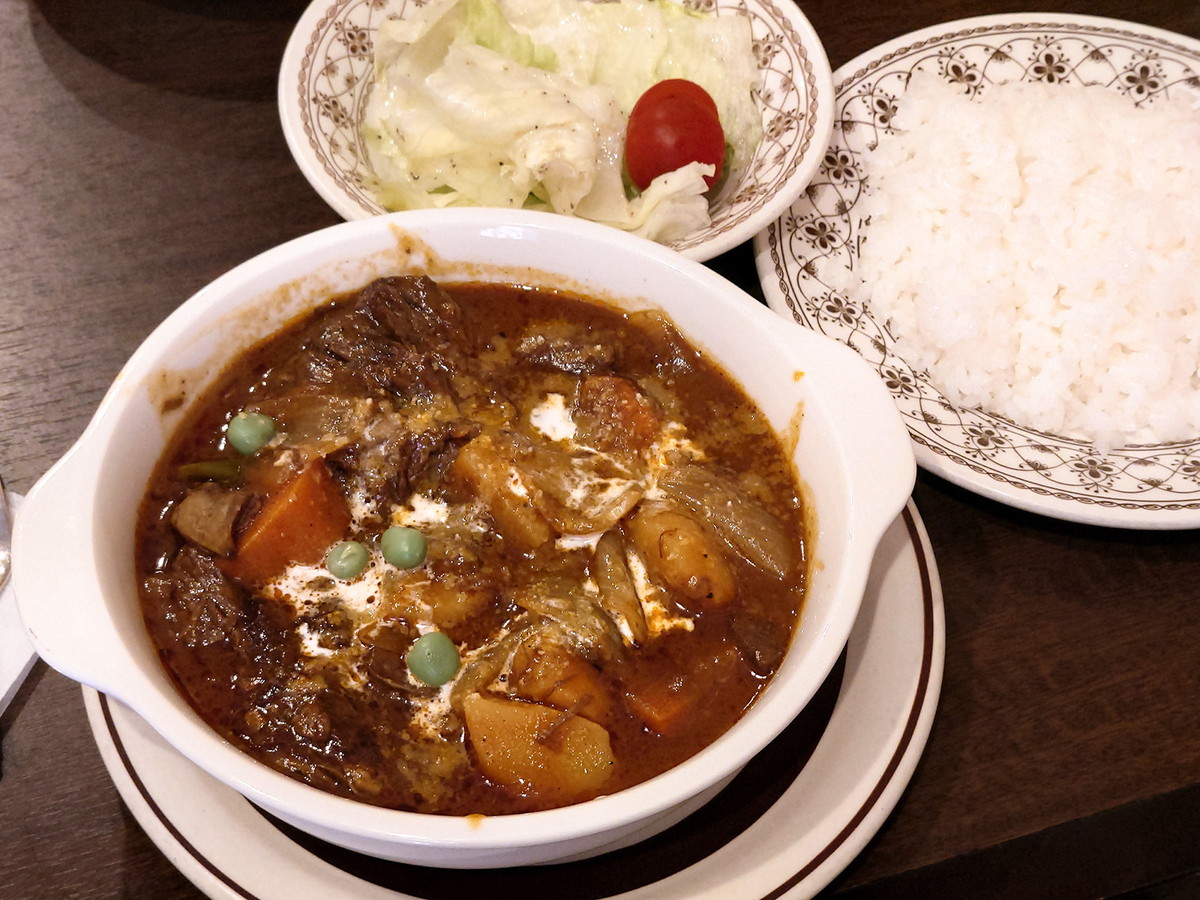 別の日に「牛すじのシチューセット」も食べました！