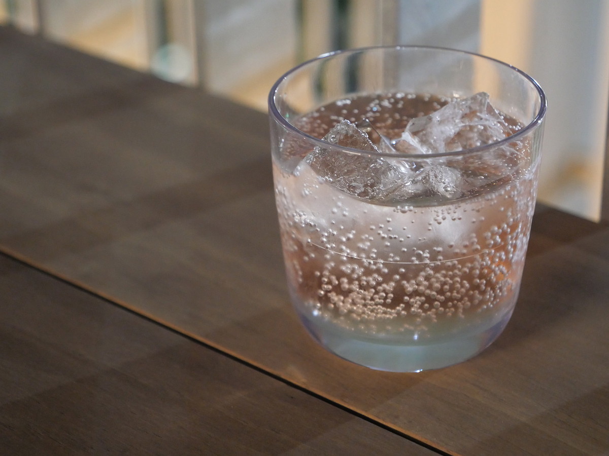 ノンアルコールカクテル「ロゼリーニ」(税込550円)
