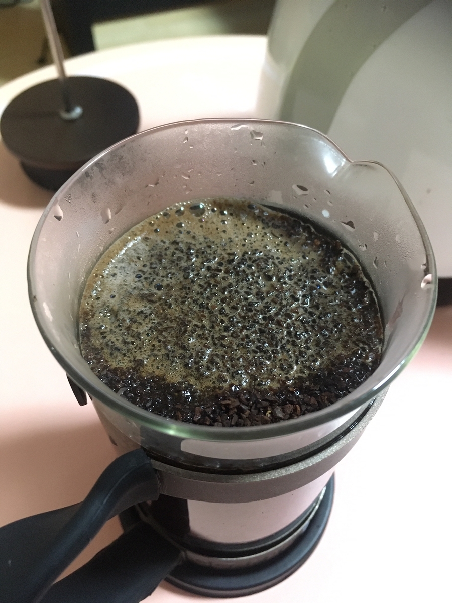 フレンチプレスでコーヒーを Trifa S Grind House フレンチプレスでコーヒーを Trifa S Grind House