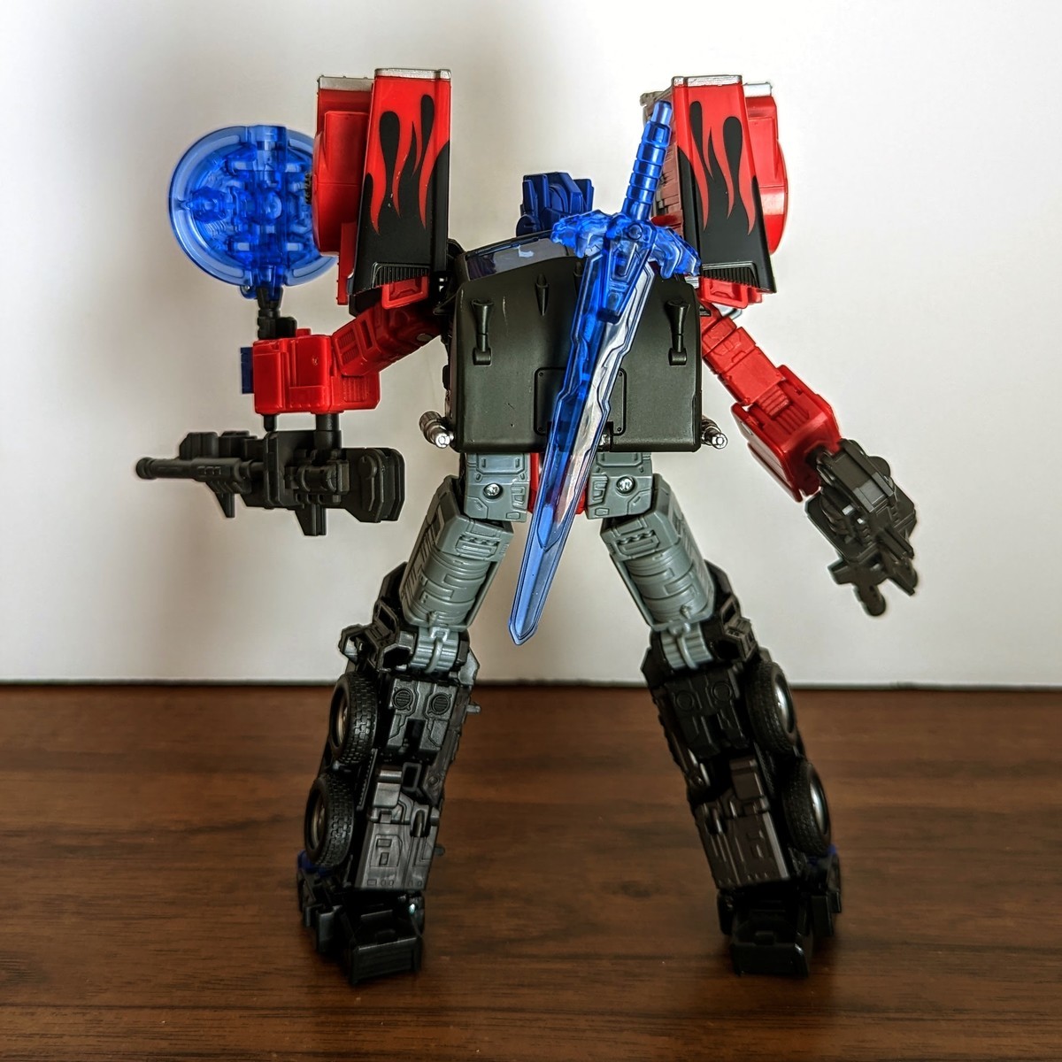 トランスフォーマ―レガシー TL-06 レーザーオプティマスプライム +