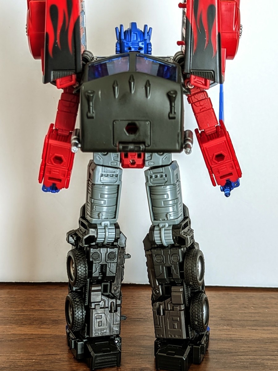 トランスフォーマ―レガシー TL-06 レーザーオプティマスプライム