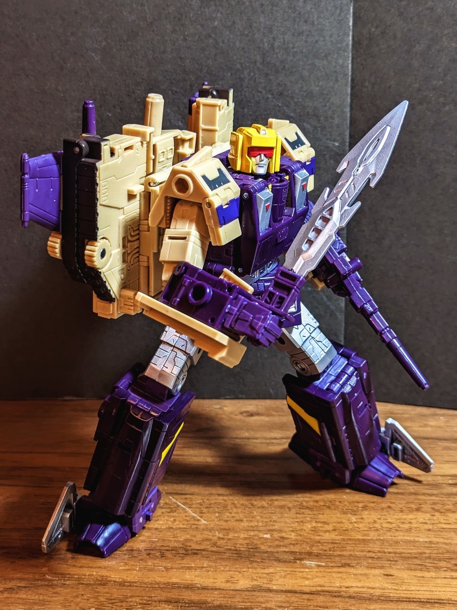 トランスフォーマーレガシー TL-10 ブリッツウイング Amazon.com: Transformers Legacy TL-10 Blitzwing : Toys & Games