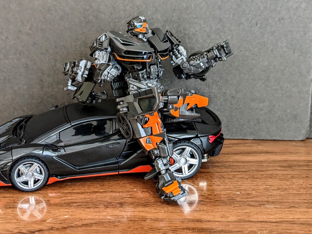 トランスフォーマースタジオシリーズ SS-96 ホットロッド - 変圧 トランスフォーマースタジオシリーズ SS-96 ホットロッド - 変圧