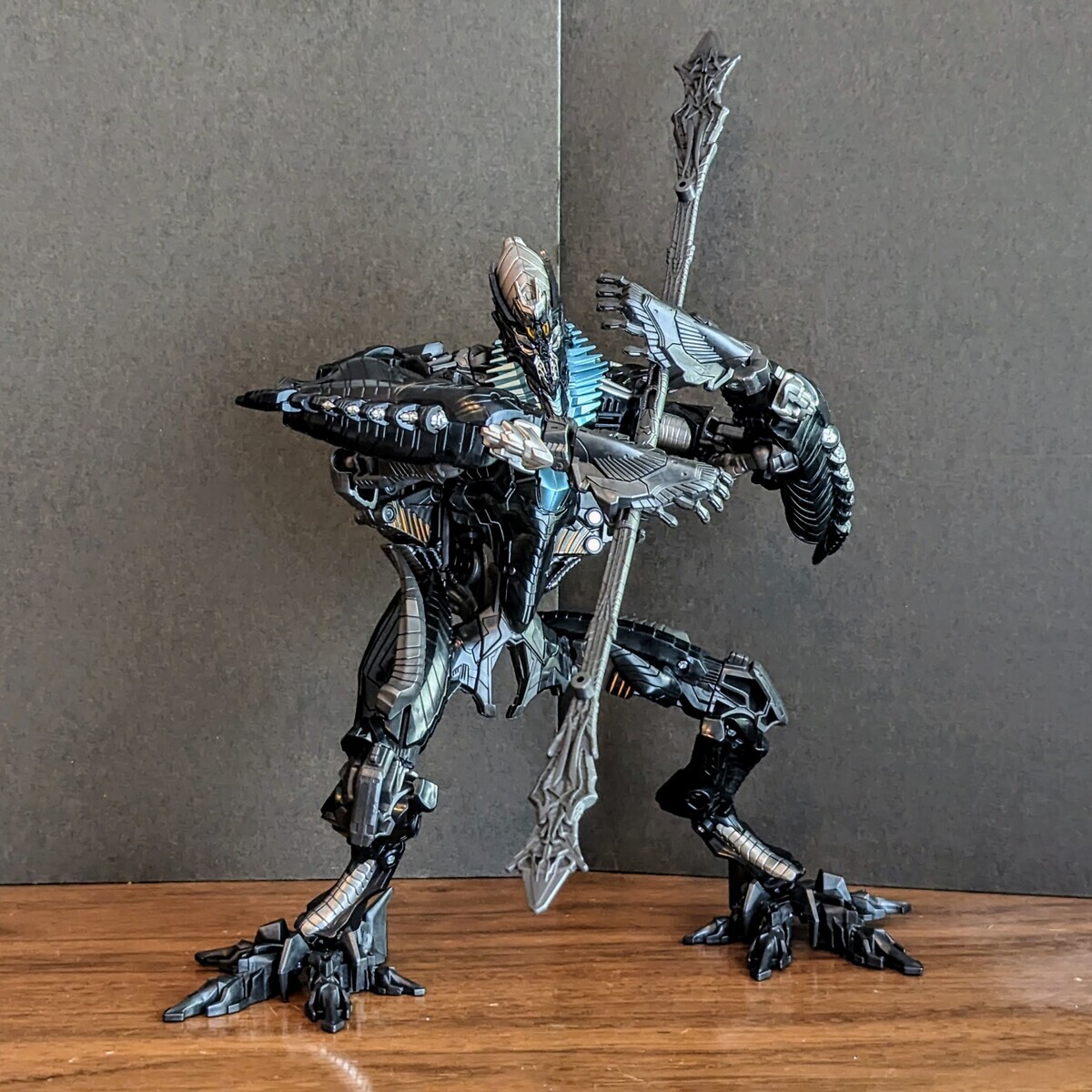 トランスフォーマースタジオシリーズ SS-100 フォーレン (2023) - 変圧 