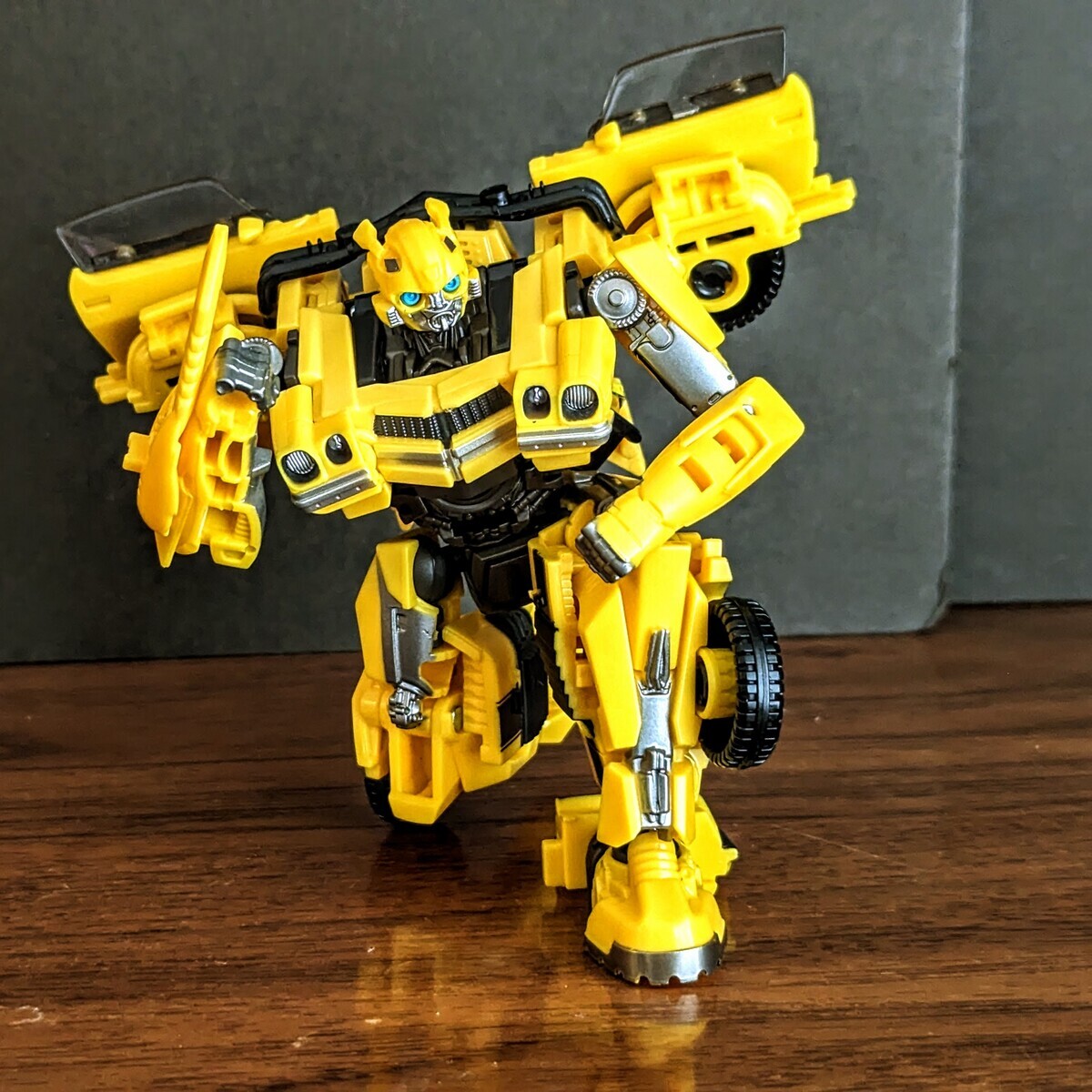 未使用 トランスフォーマー SS103 バンブルビー スタジオシリーズ TF Amazon.co.jp: タカラトミー(TAKARA TOMY) トランスフォーマー