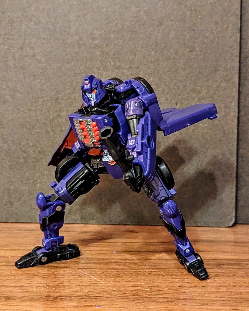 TRANSFORMERS LEGACY EVOLUTION CYBERVERSE UNIVERSE SHADOW STRIKER