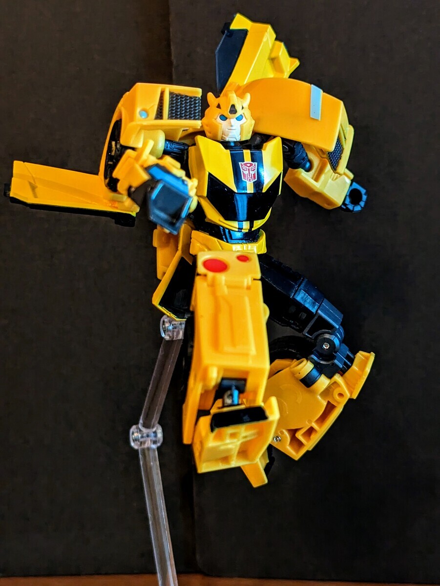 トランスフォーマーアーススパーク　四体セット　メガトロン　バンブルビー Amazon.com: Takara Tomy Transformers ESD-03 DX Bumblebee