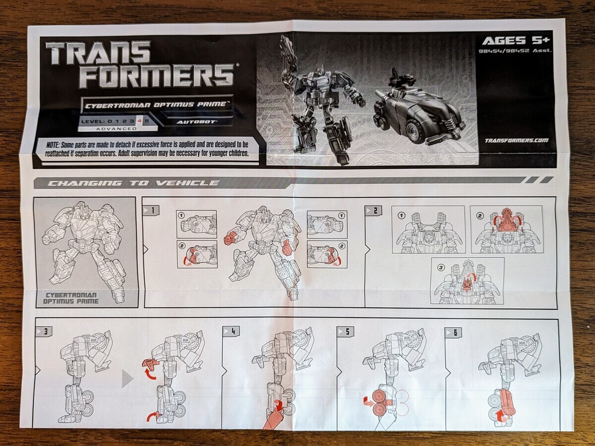 Transformers: Generations Cybertronian Optimus Prime (2010) - 変圧 