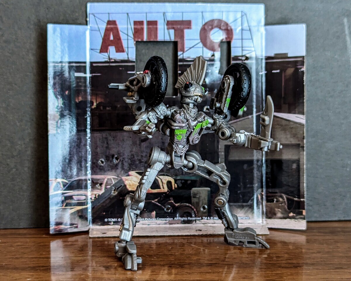 トランスフォーマー スタジオシリーズ SS-123 モホーク (2024) - 変圧