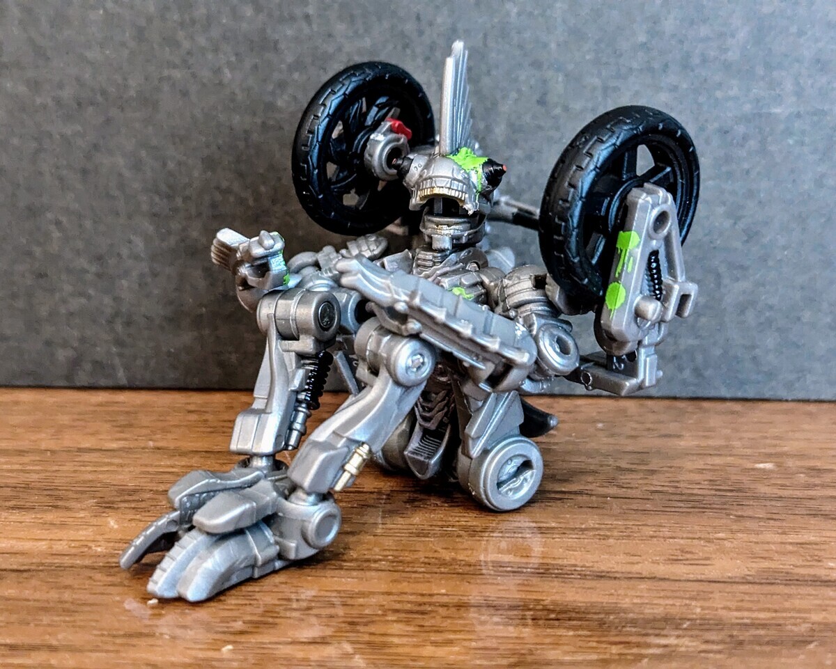 トランスフォーマー スタジオシリーズ SS-123 モホーク (2024) - 変圧