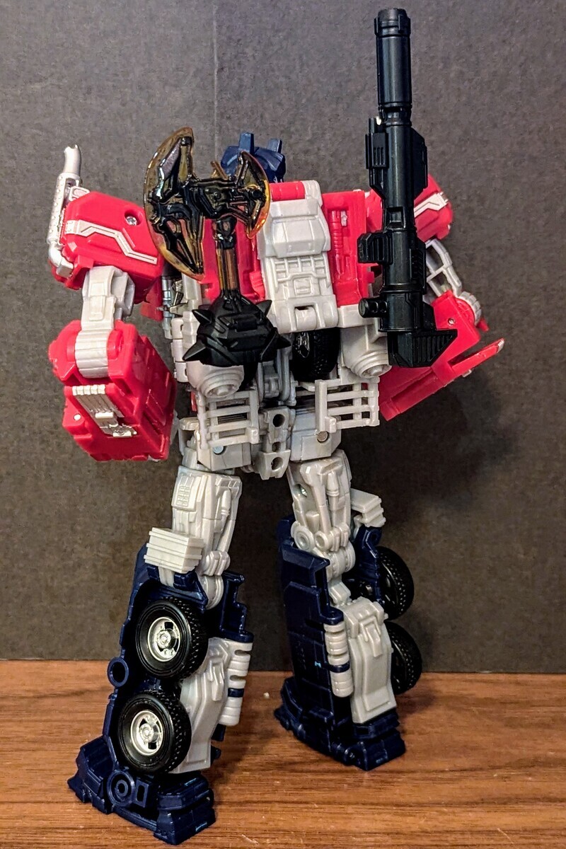 TRANSFORMERS REACTIVATE オプティマスプライム (2024) - 変圧器たち