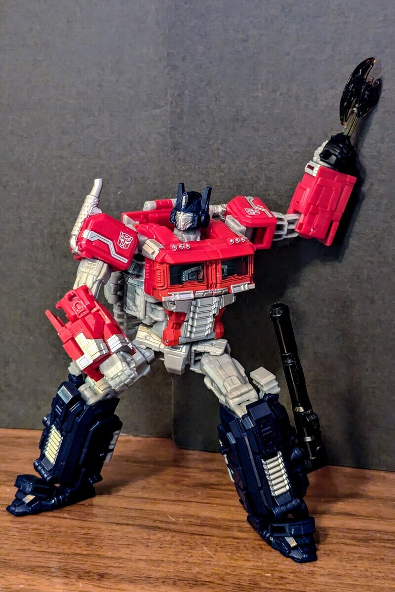 TRANSFORMERS REACTIVATE オプティマスプライム (2024) - 変圧器たち