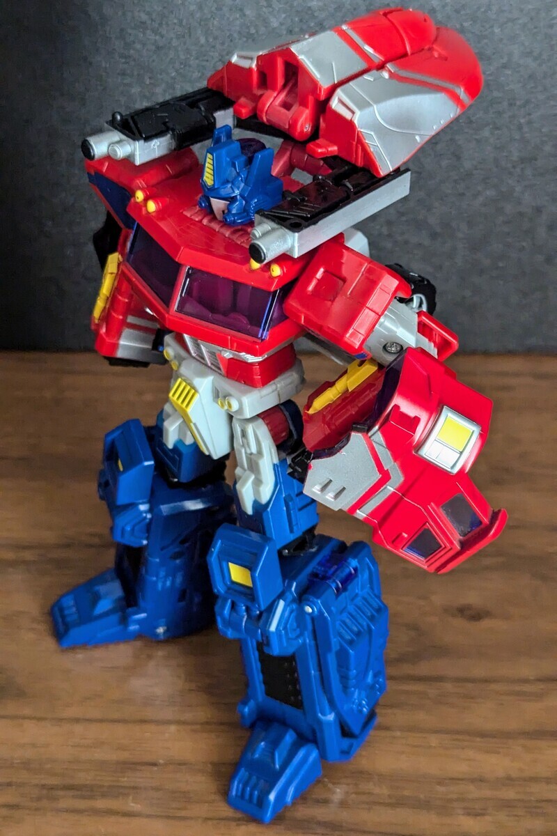 Transformers: Classics Optimus Prime (2006) - 変圧器たち