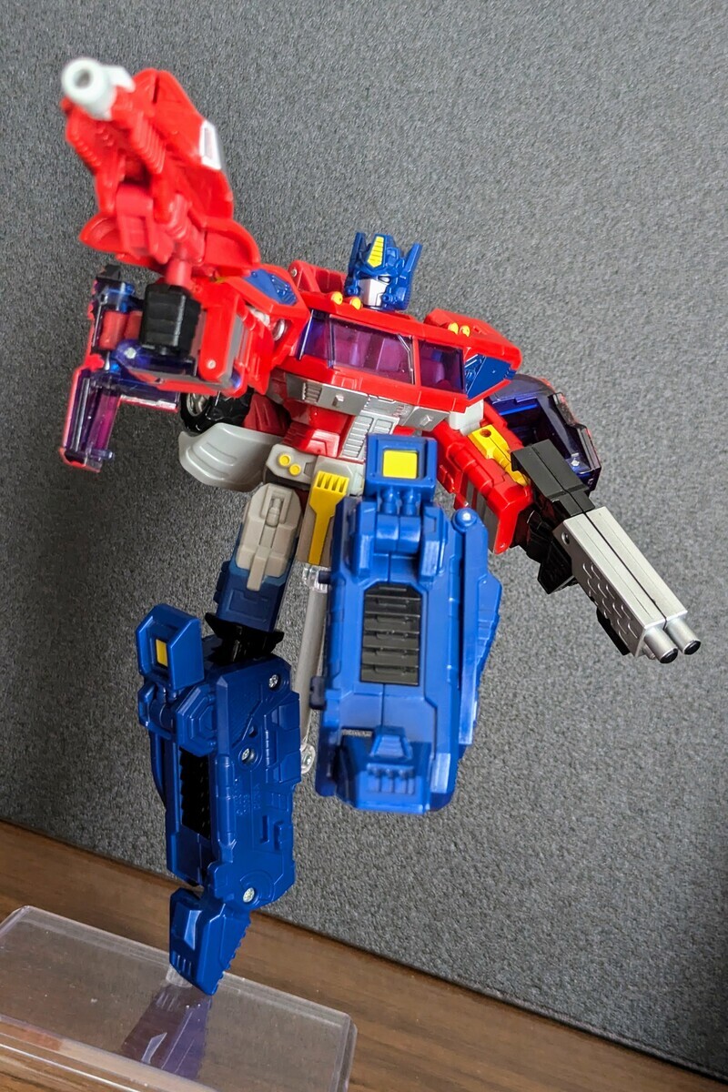Transformers: Classics Optimus Prime (2006) - 変圧器たち