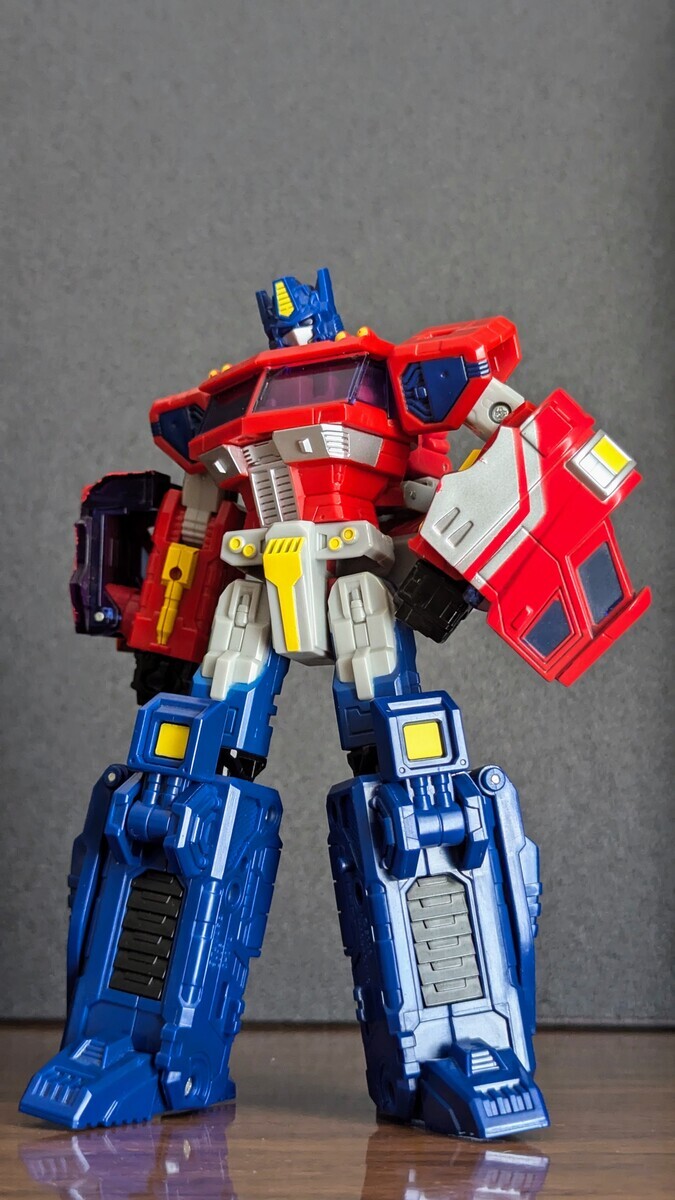 Amazon.co.jp: トランスフォーマーのおもちゃ、変形おもちゃ