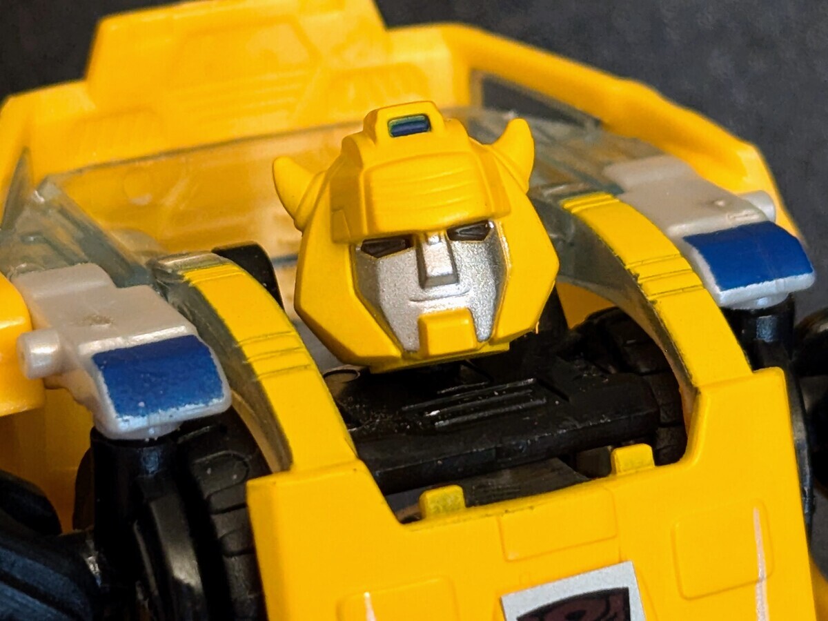 Transformers: Classics Bumblebee (2006) - 変圧器たち