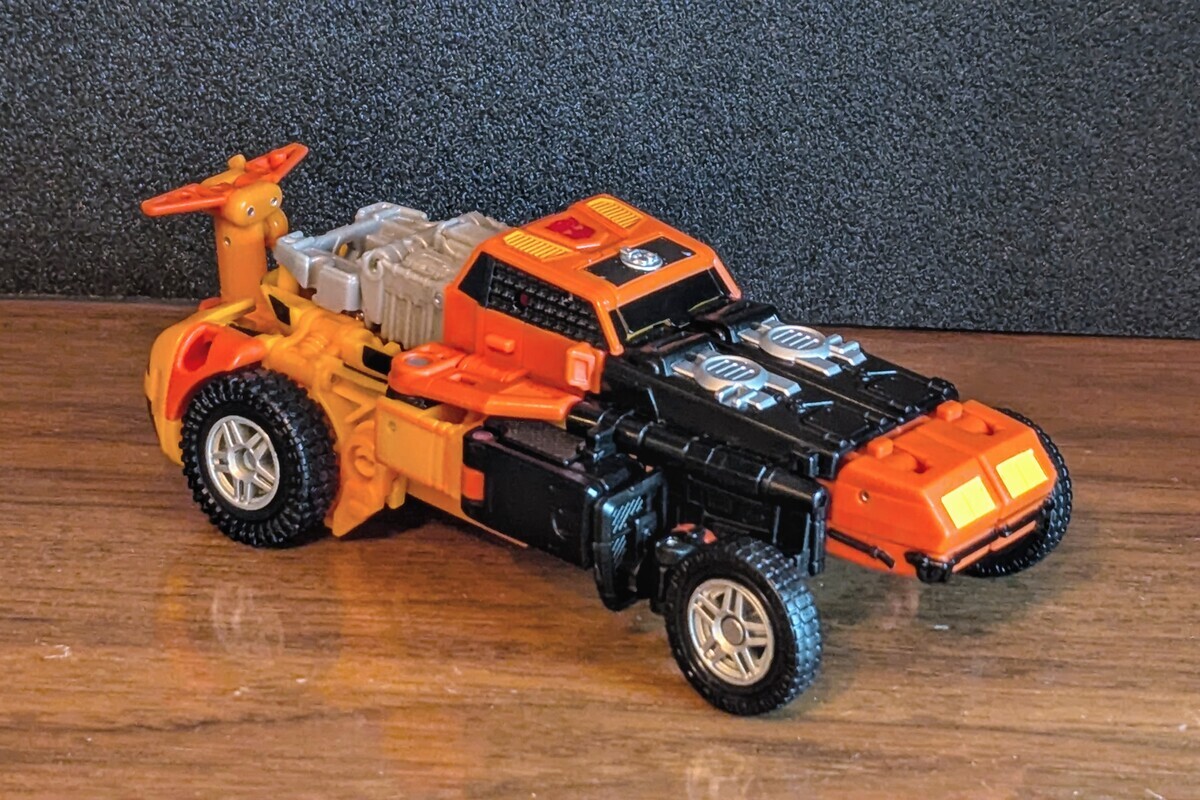 トランスフォーマ―レガシーユナイテッド TL-76 サンドストーム