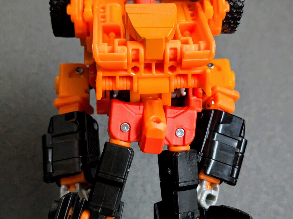 トランスフォーマ―レガシーユナイテッド TL-76 サンドストーム
