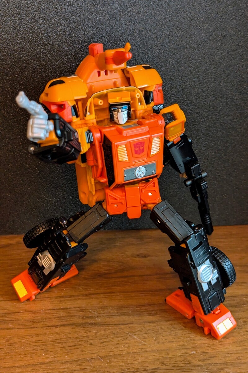 トランスフォーマ―レガシーユナイテッド TL-76 サンドストーム