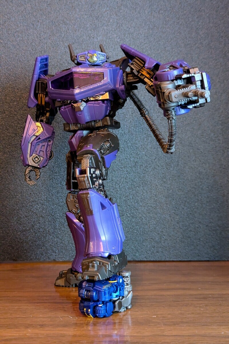 トランスフォーマー スタジオシリーズ SS-130 ショックウェーブ