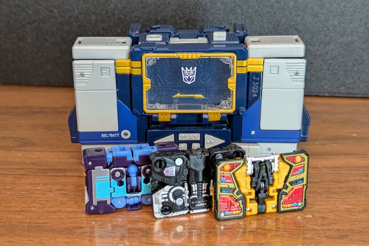 トランスフォーマー　レガシーユナイテッド　サウンドウェーブ　武器一つ欠品 トランスフォーマーレガシー ユナイテッド TL-84 サウンド