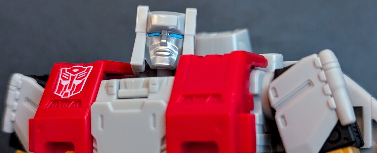 トランスフォーマー AGE OF PRIMES AOTP-01 シルバーボルト AOTP-01 シルバーボルト｜トランスフォーマーオフィシャルサイト