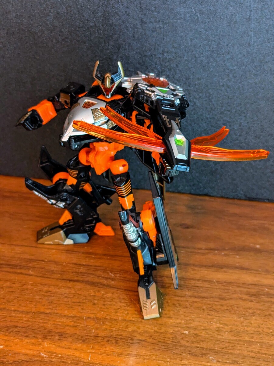 トランスフォーマー ギャラクシーフォース GX-01 ノイズメイズ
