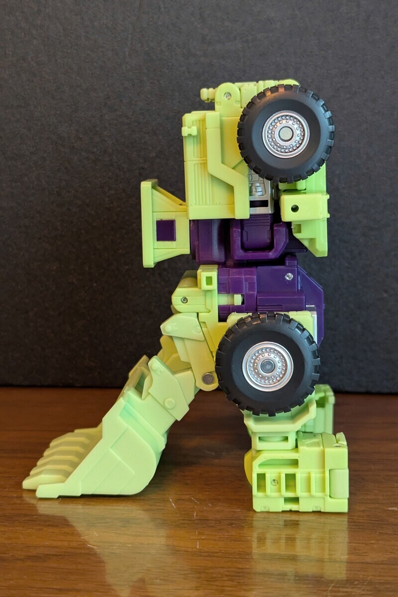 トランスフォーマー スタジオシリーズ TS-06 スクラッパー (2025