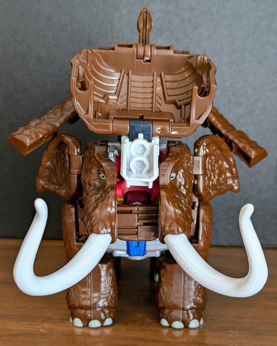 トランスフォーマー エイジ・オブ・ザ・プライム AOTP-32 マクシマル
