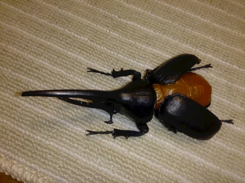 昆虫の森 カブトvsクワガタ最強バトルのヘラクレスリッキー タカラトミーアーツ 肝胆ブログ