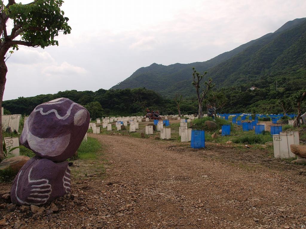 石垣島】シーサーだらけ！造園中のシーサー農園を観光 - Trip by myself