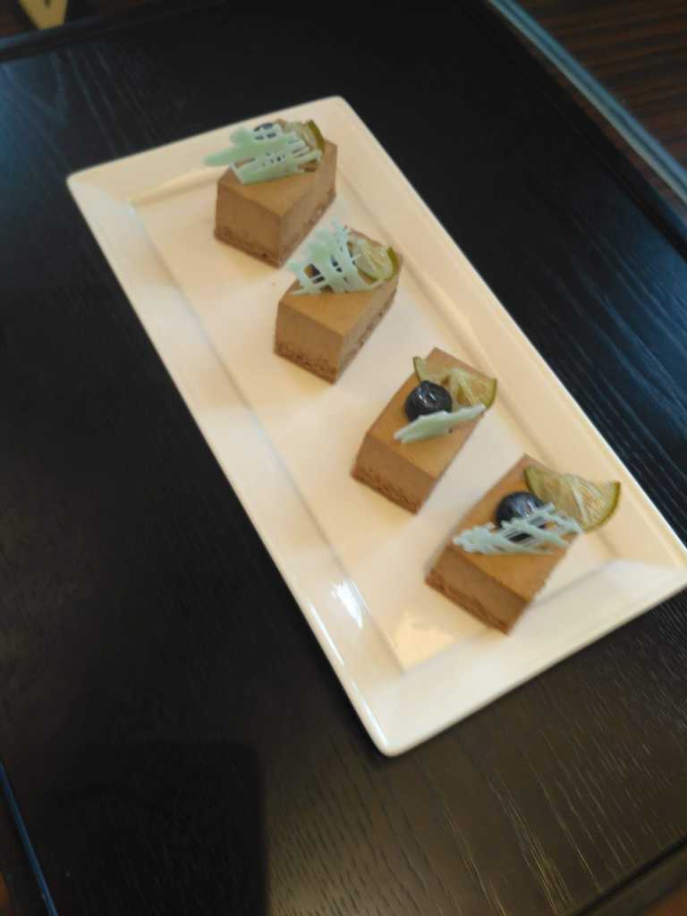 f:id:trvlr:20190612211440j:plain f:id:trvlr:20190612211440j:plain