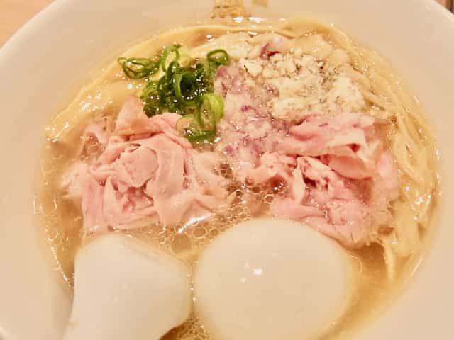 らぁ麺 鳳仙花 横浜店で金目鯛の旨味たっぷりのラーメンを堪能しました ゴリ課長の横浜グルメ