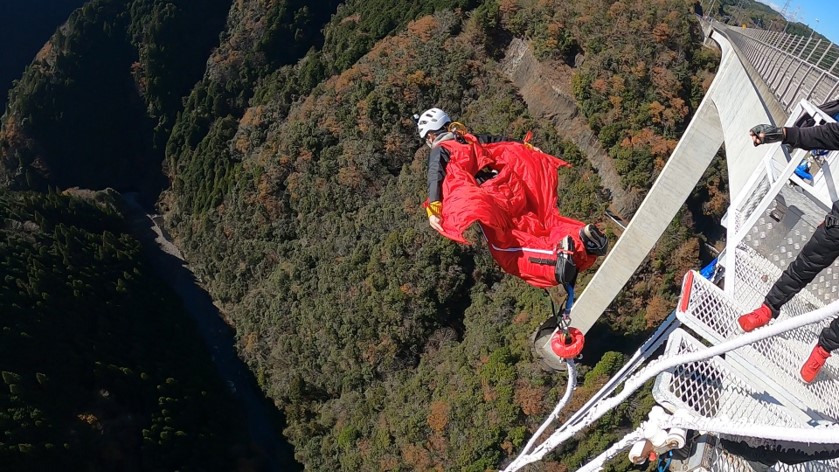 日本一のバンジージャンプ 岐阜県 を体験 都心からの行き方など ゴリ課長の横浜グルメ
