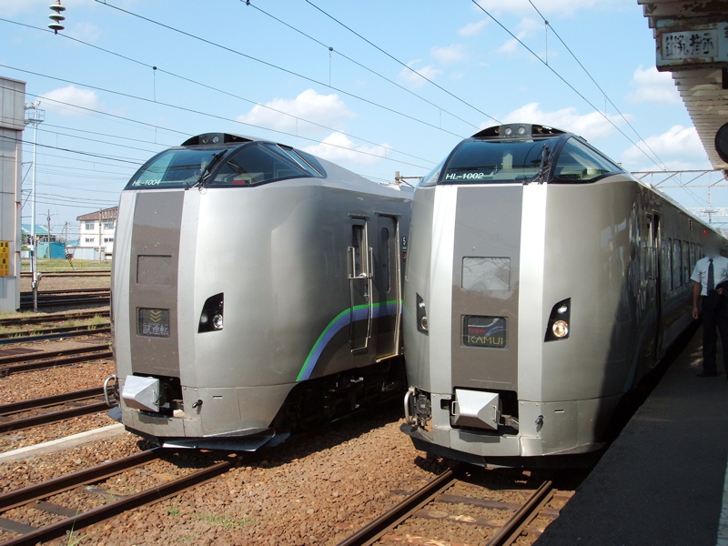  スーパーカムイ（試乗会）、岩見沢駅にて