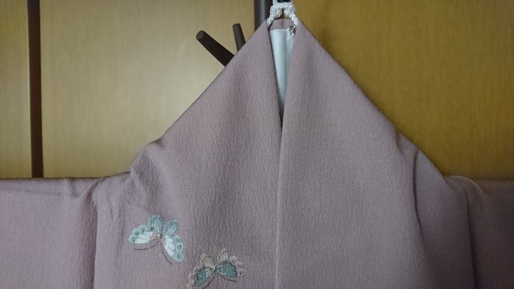 不便利グッズ 着物の衿にシワが寄るのが気になって でもこれいらない 涅子の着物部屋