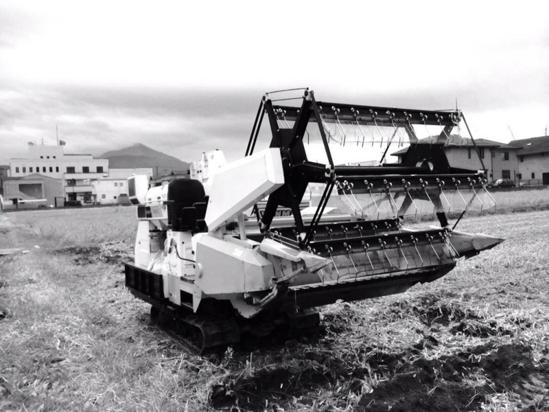 大豆用のコンバイン