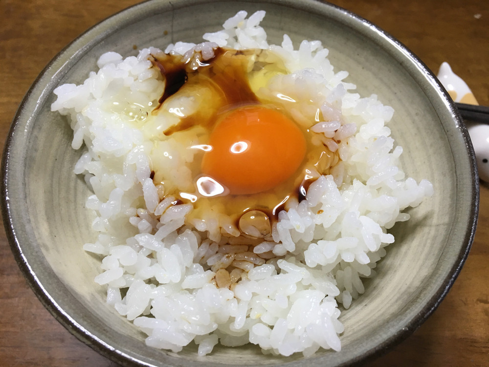 疲労が蓄積つつある肉体疲労児に卵かけご飯。
