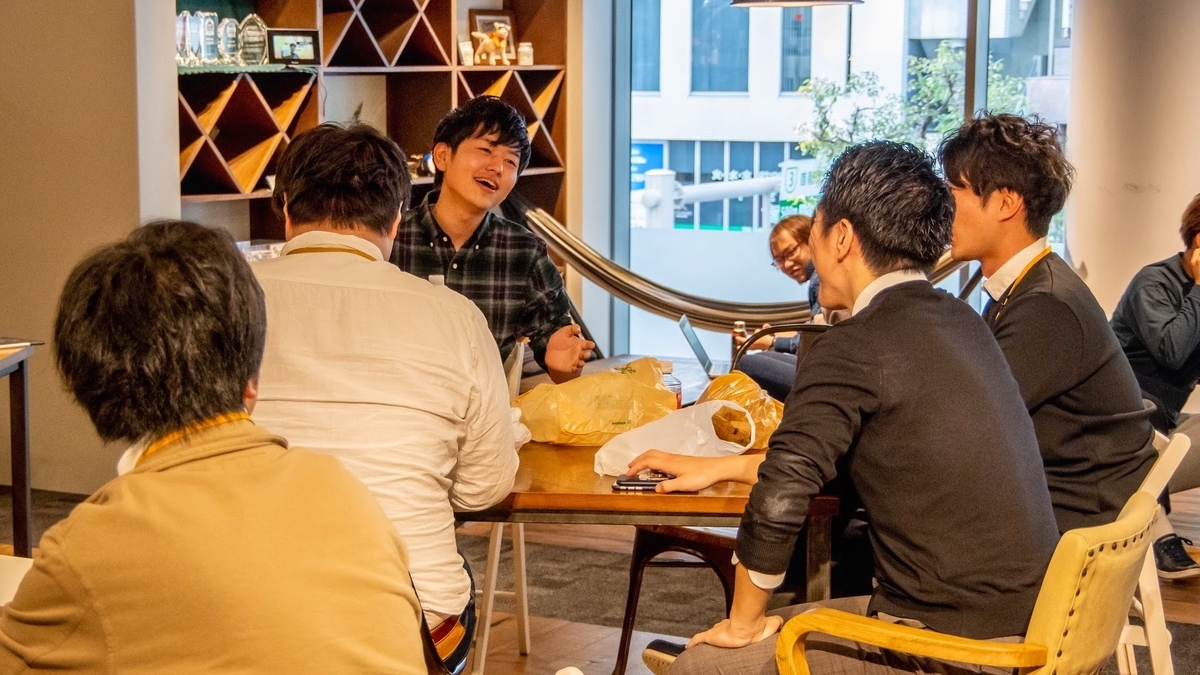 f:id:tsukapon2:20191227001740j:plain 写真:登壇の合間の一瞬にも、座席で盛り上がっている様子