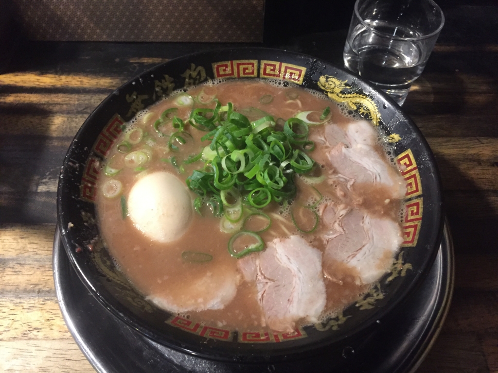 【東京豚骨BASE ペリエ海浜幕張店】 千葉市美浜区, ラーメン・虹色こまち