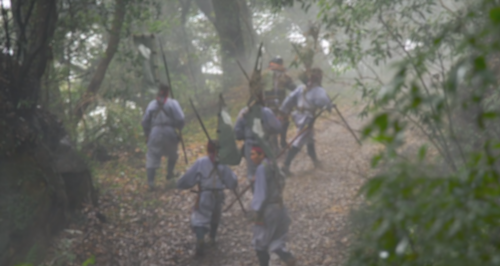 逃げる明智十兵衛光秀たちを探し回る斎藤高政の手の者たち