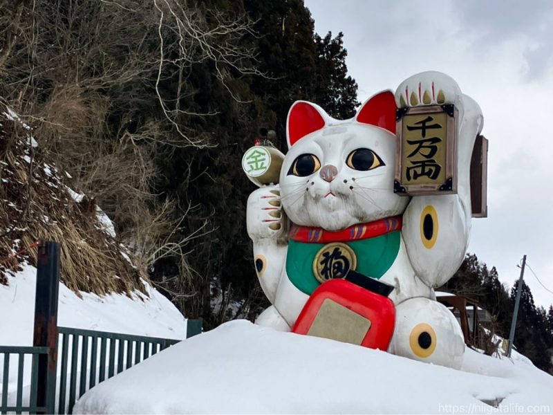 謎・巨大招き猫