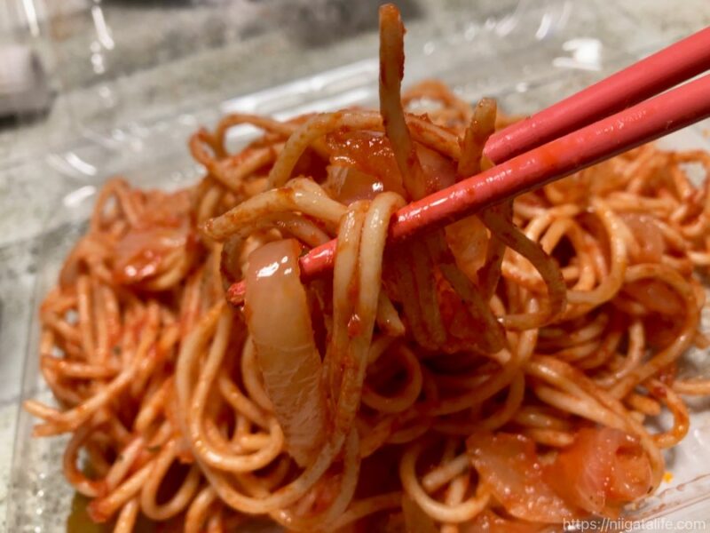夏休みの昼ご飯・ラムーの激安ピザとナポリタン
