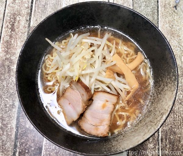越後製菓の生麺で超本格的ラーメン！失敗しないコツは「少なめ」と「早め」