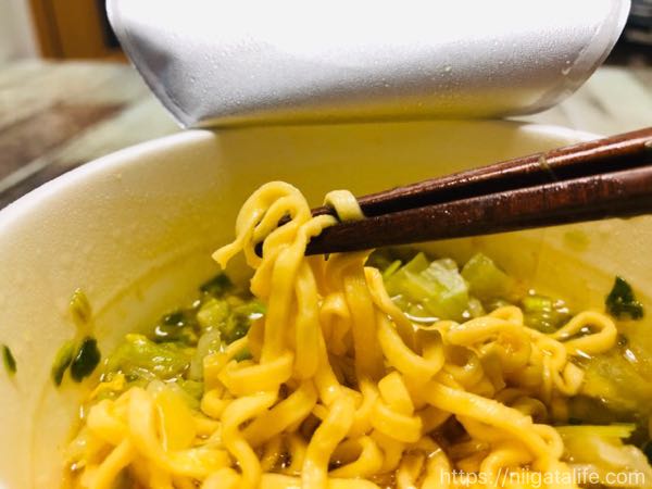 ベイシア「1/3日分の野菜ヌードル」シリーズ『ゆずポン酢味』の白菜ミルフィーユがすごい！