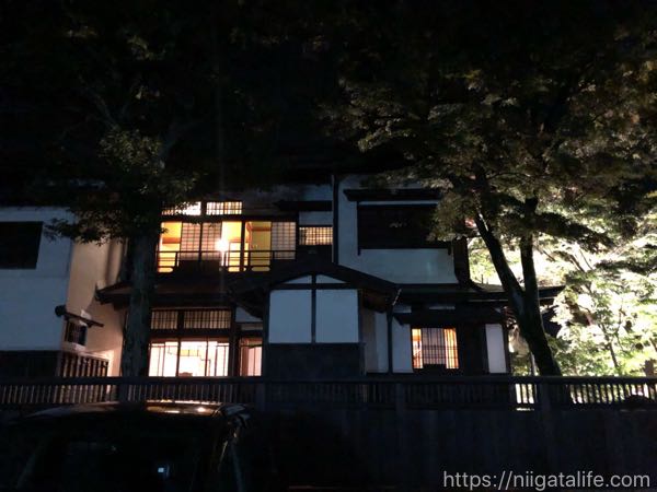 小千谷豪商の館「西脇邸」へ。建物の外観とライトアップ