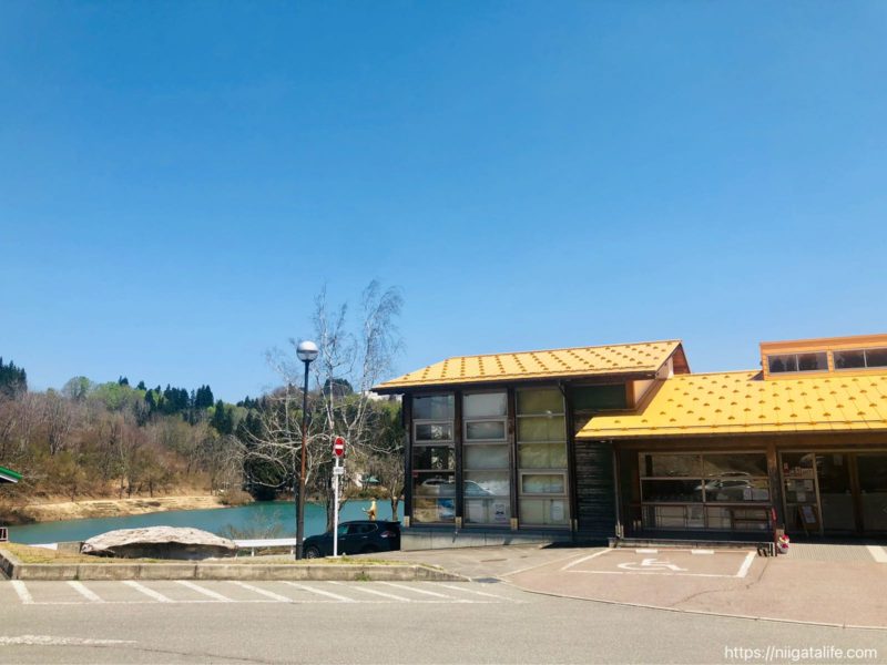 道の駅いりひろせ 湖上レストラン鏡ヶ池で美味しい山菜そばを食べました