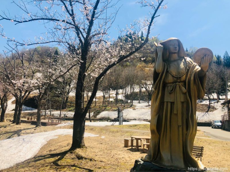道の駅いりひろせ 湖上レストラン鏡ヶ池で美味しい山菜そばを食べました