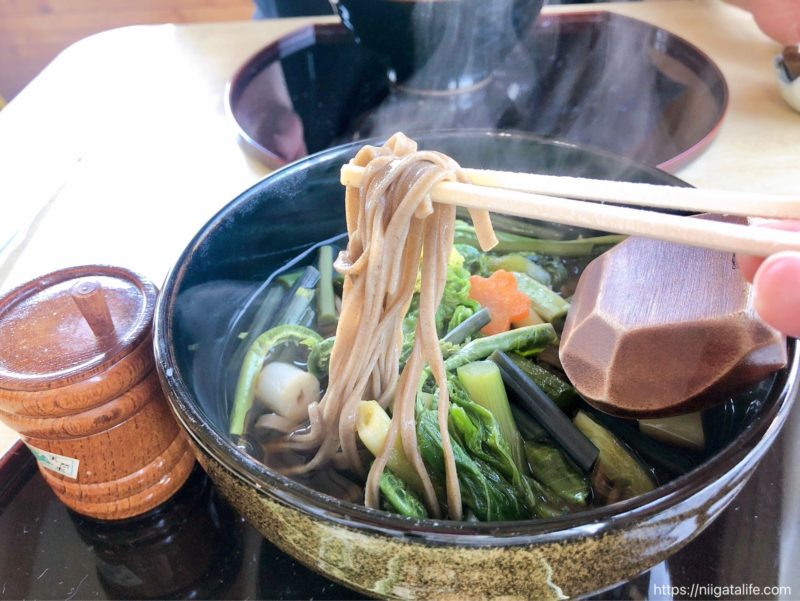 道の駅いりひろせ 湖上レストラン鏡ヶ池で美味しい山菜そばを食べました