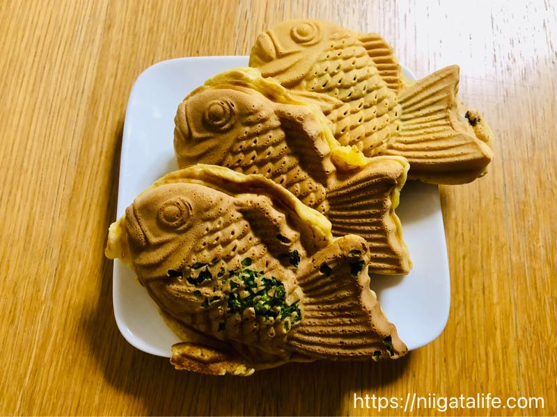 小千谷「クレープハウス星野屋」のたい焼き！サンタがいる店内へ♡